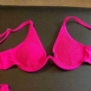 Bottoms do not come with it